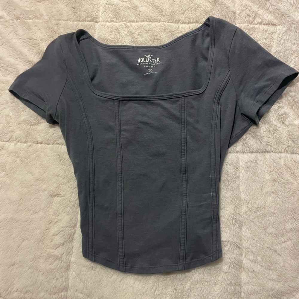 Hollister “Must-Have” collection BABY TEE